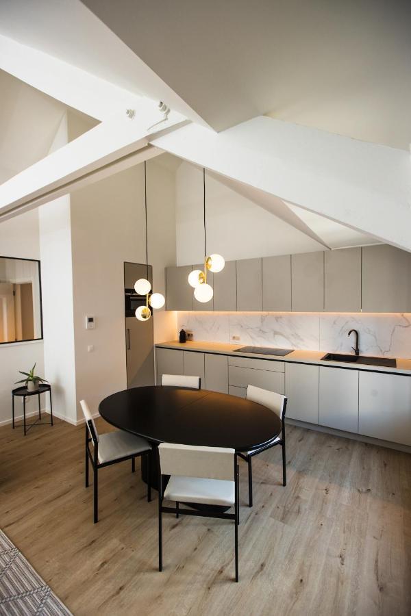 The Lodge Morris Leuven Bagian luar foto